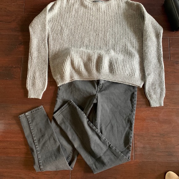 🦋 3/$20 Perfect Faded Black Jeans - Picture 3 of 6